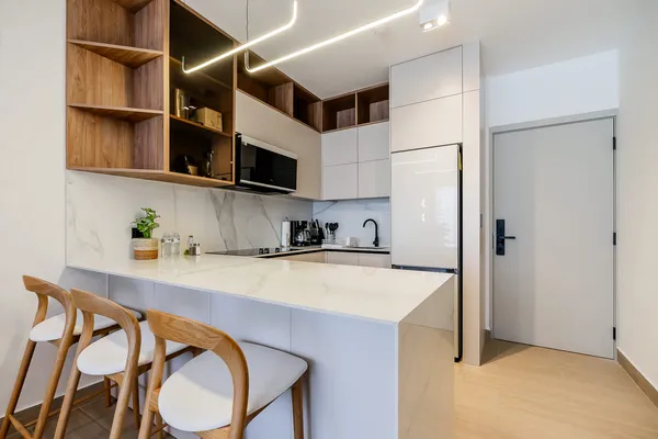 Upscale 2BR w/ Balcony & AC in San Francisco