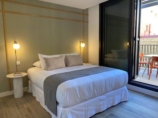 Trendy 2BR w/ Sunny Terrace in Chueca