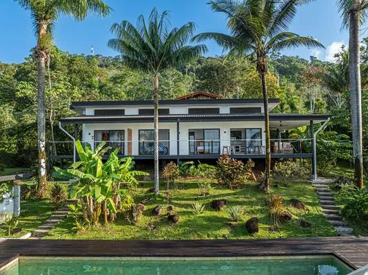 Chic 2BR Villa in Jungle Retreat Near Uvita & Dominical