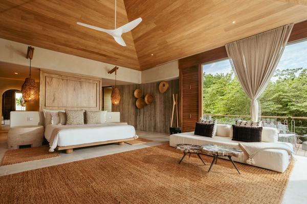 Luxury 8BR Oceanfront Villa w/ Infinity Pool