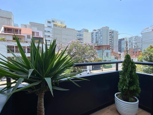 Stunning 2BR with balcony in Miraflores