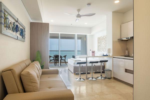 Lovely 1BR w/ Ocean View in Crespo
