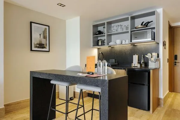 Urban Loft w/Balcony in Parque Mexico