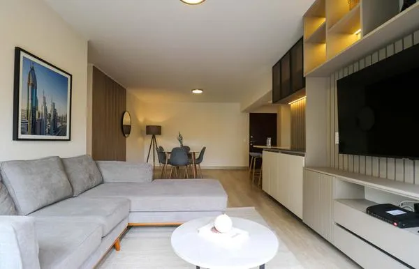 Prestigious 3BR w/ Great Balcony in Miraflores