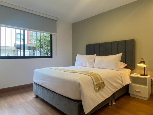 Monochromatic 2BR w/ Terrace in Miraflores