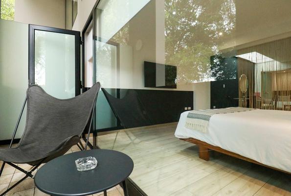 Artistic 2BR with Balcony in Barranco