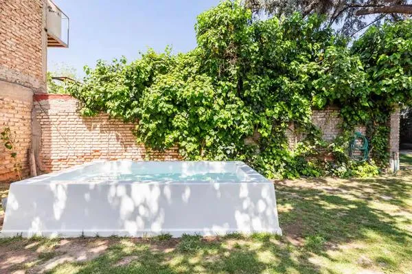 Large 4BR House w/ Private Garden in Mendoza