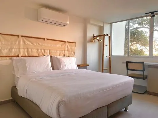 Chic 2BR w/ Balcony  n AC in Bocagrande