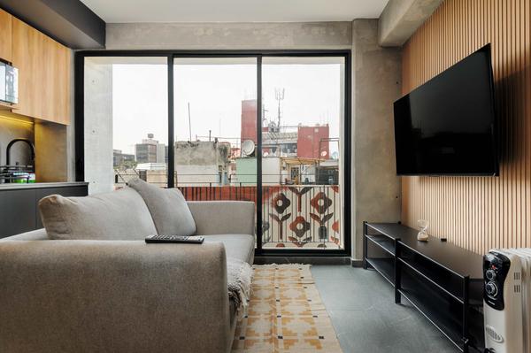 Tasteful 1BR w/ Private Balcony in Tabacalera