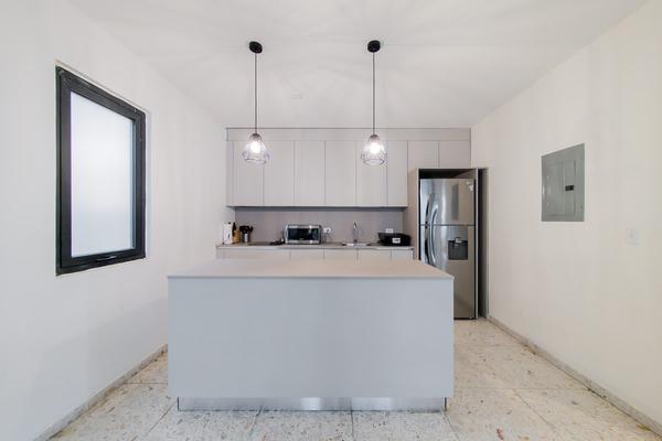 Deluxe 1BR w/ Balcony & AC in Casco Viejo
