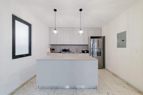 Deluxe 1BR w/ Balcony & AC in Casco Viejo