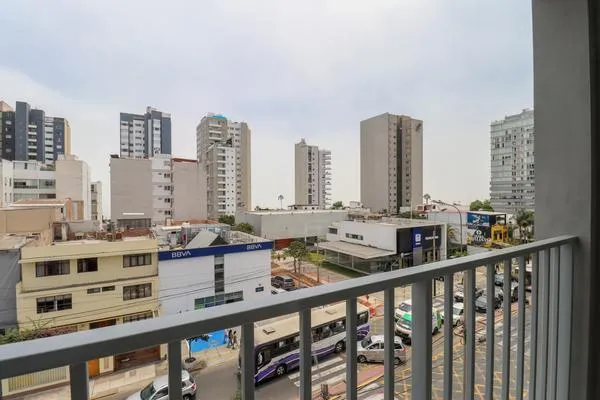 Chic & Inviting 2BR w/ Balcony in Miraflores