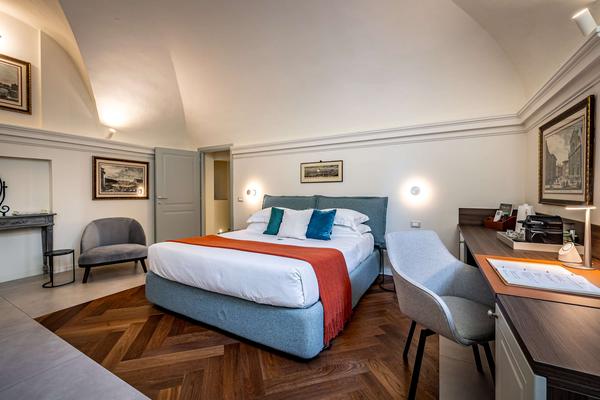 Deluxe King Suite