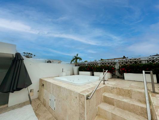 Incredible 2BR with AC in Ciudad Amurallada