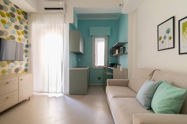 Refined 1BR Steps from Milan’s Cultural Core