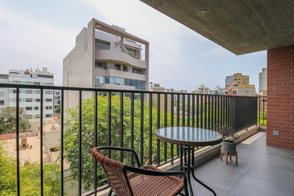Fabulous 1BR with Balcony in Miraflores