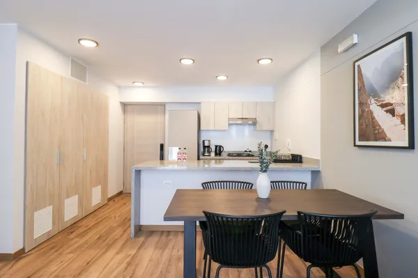 Spacious 3BR w/ Terrace in Prime Miraflores