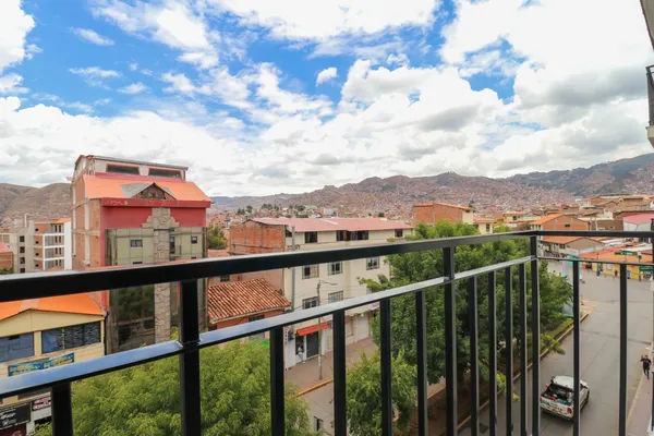 Bright 2BR in Historic Cusco w/ Balcony