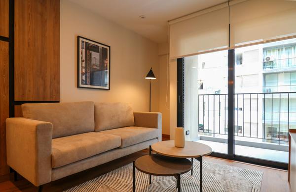 Group-Friendly 3BR w/ Balcony in Miraflores