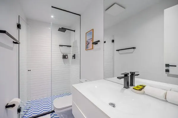 Dazzling 2BR in Plaza Herrera