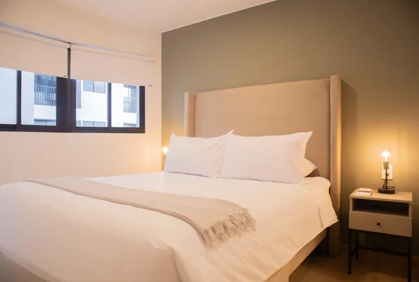 Stylish 2BR Apartment w/ Balcony in Miraflores