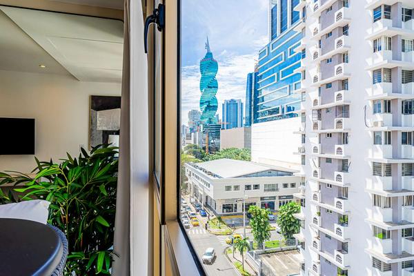 Contemporary Loft in Vibrant Obarrio