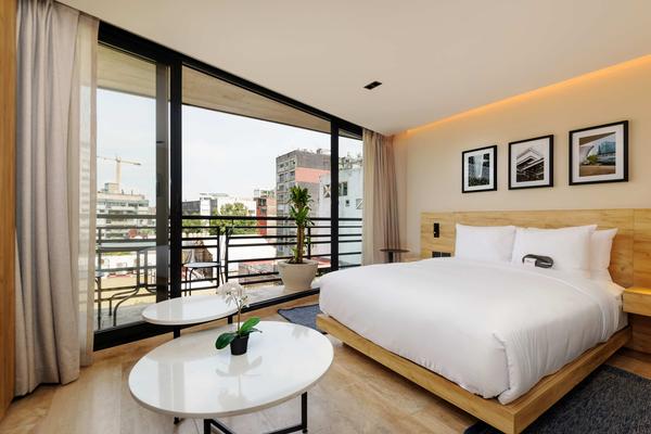 Airy Loft w/Balcony in Parque Mexico