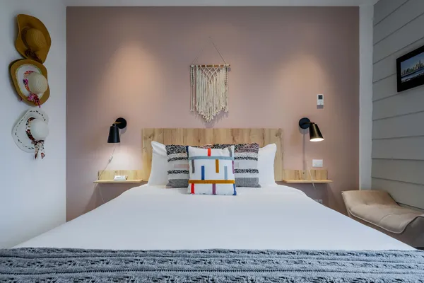 Luxury 1BR in Casco Antiguo w/ Balcony & View