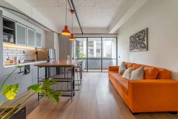 Chic Loft w/ Splendid Balcony in Vibrant Laureles