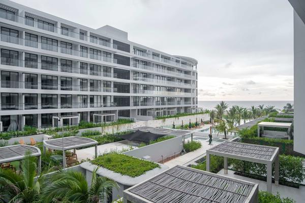 Minimalist 1BR Amazing View in Morros Eos