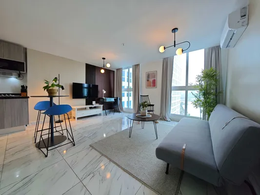 Sunlit 1BR on Avenida Balboa w/ Pool