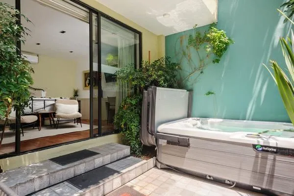 Inviting 4BR House in Condesa