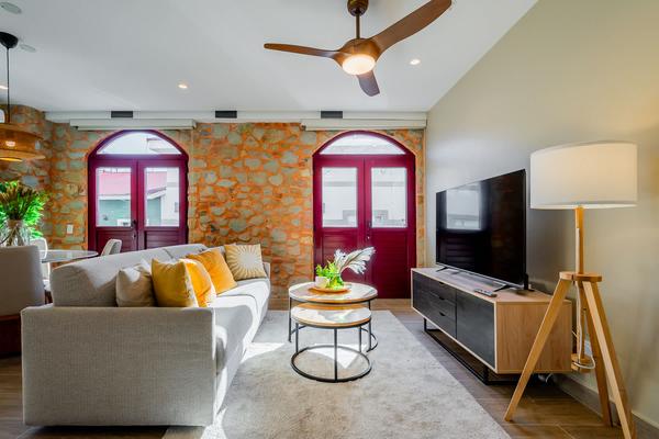 Efficient 2BR w/ Balcony in Casco Viejo