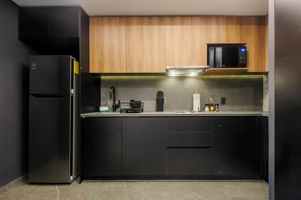 Polished 1BR w/ Balcony in Tabacalera