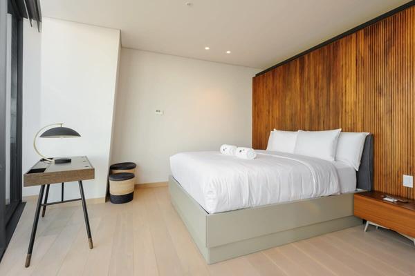 Luxurious 1BR with Panoramic View