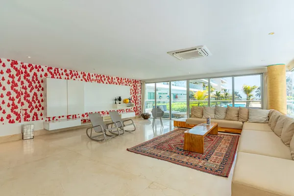 Luxury 4BR w/ Private Pool in Morros Epic