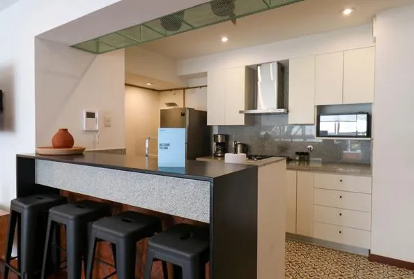 Lovely 1BR with Balcony Near Kennedy Park