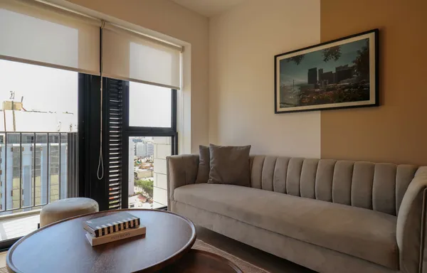 Charming 2BR w/ Balcony & View in Miraflores