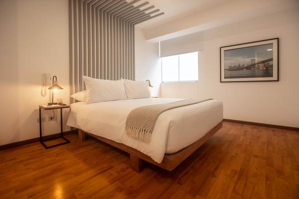 Sleek 2BR in Miraflores