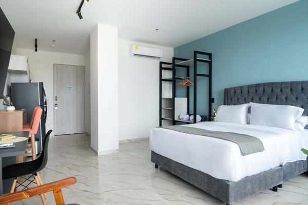 Bright 1BR w/ Ocean View near Walled City