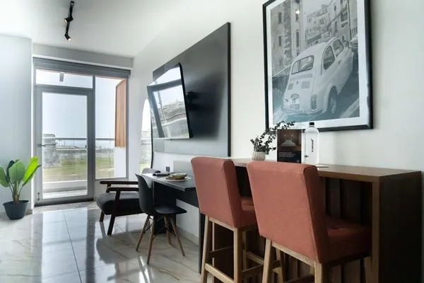 Bright 1BR w/ Ocean View near Walled City