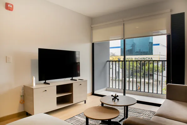 Contemporary 1BR w/ Balcony in Miraflores