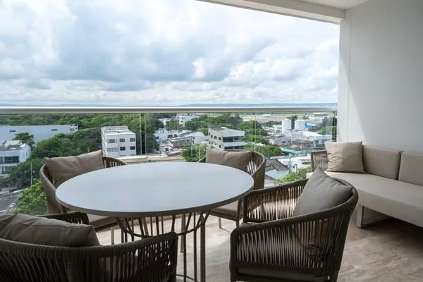 Amazing Loft w/ Balcony in Crespo