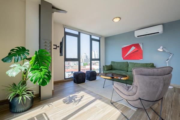 Lovely 1BR with balcony in Casco View