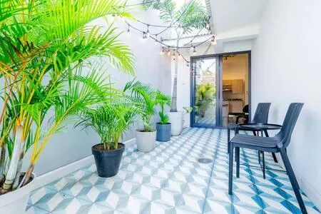 Exquisite 1BR in Santa Ana