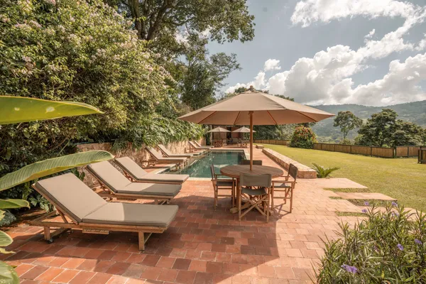 Nature Escape 10BR w/ Pool in Antioquia