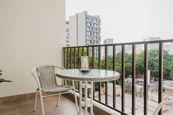 Wonderful Loft with Balcony & Gym
