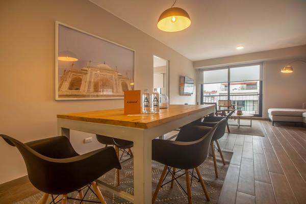 High Ceiling and Classy 2BR in Miraflores