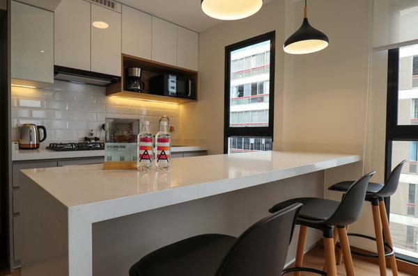 Engaging 2BR Retreat w/ Balcony in Miraflores