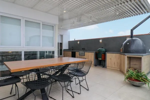 Elegant 2BR Duplex PH with Ocean View in Miraflores